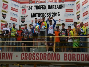 I Protagonisti della MX1 "A", sul gradino più alto il vincitore Stefano Bonacina, a sinistra Davide Vanini secondo e Andrea Togninalli terzo.