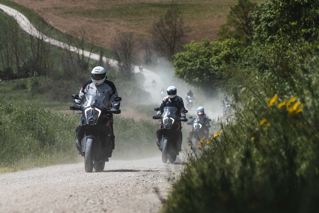 KTM-adv1